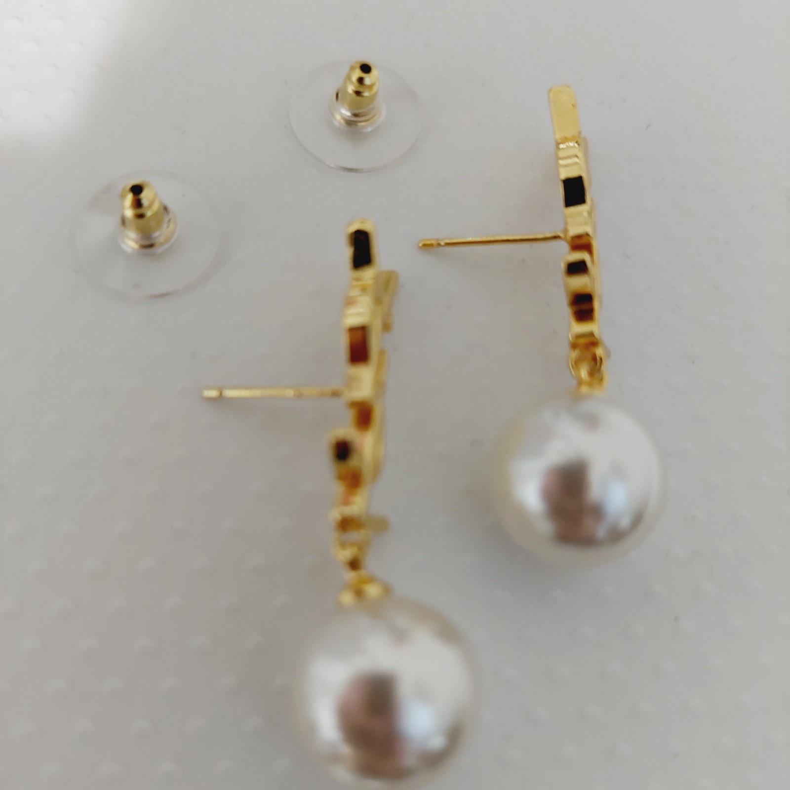 Auth. YVES SAINT LAURENT YSL Stud LOGO Drop Pearl EARRINGS Gold Tone