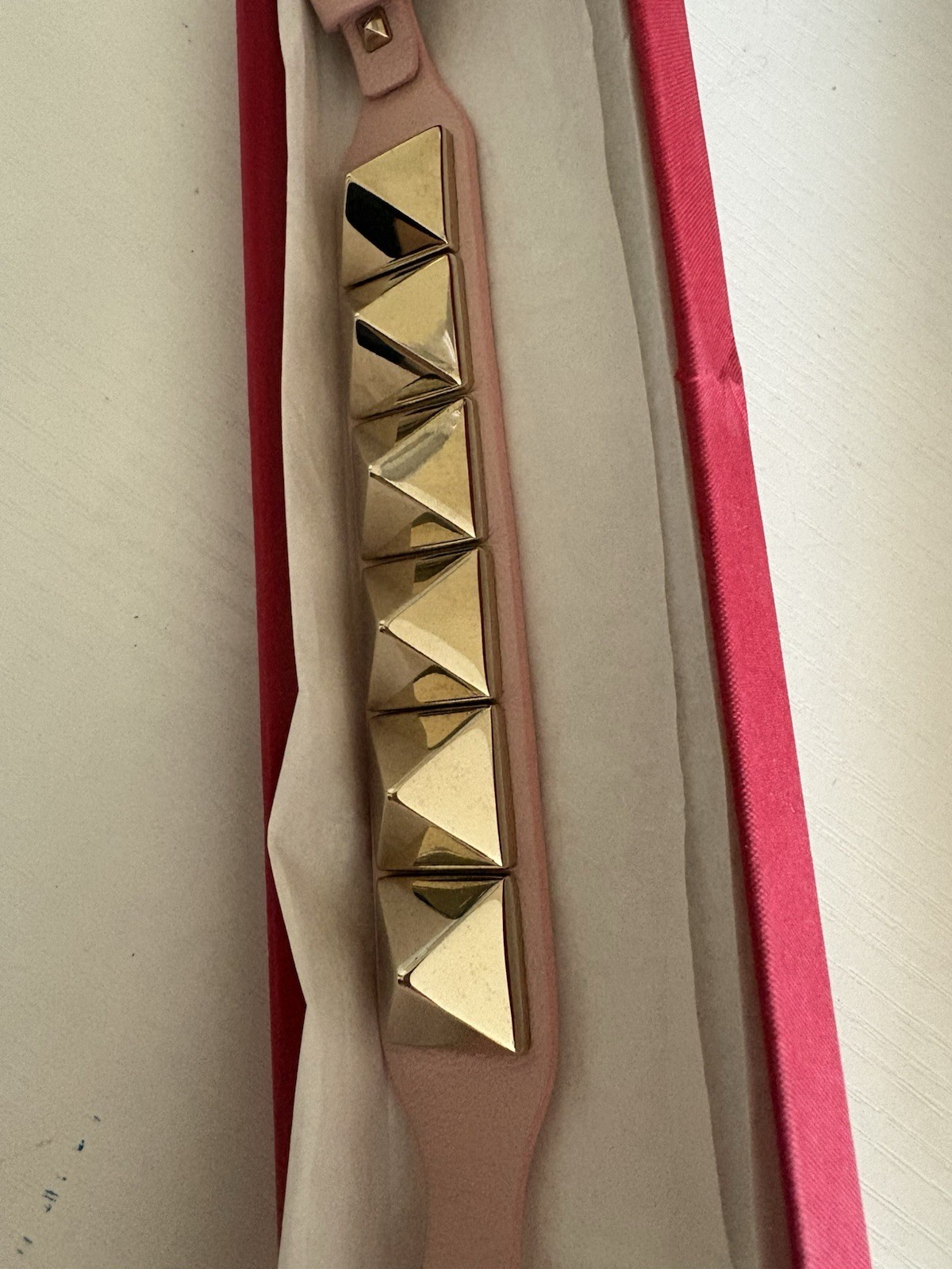 Valentino Garavani Rockstud Leather Bracelet large pink Gold