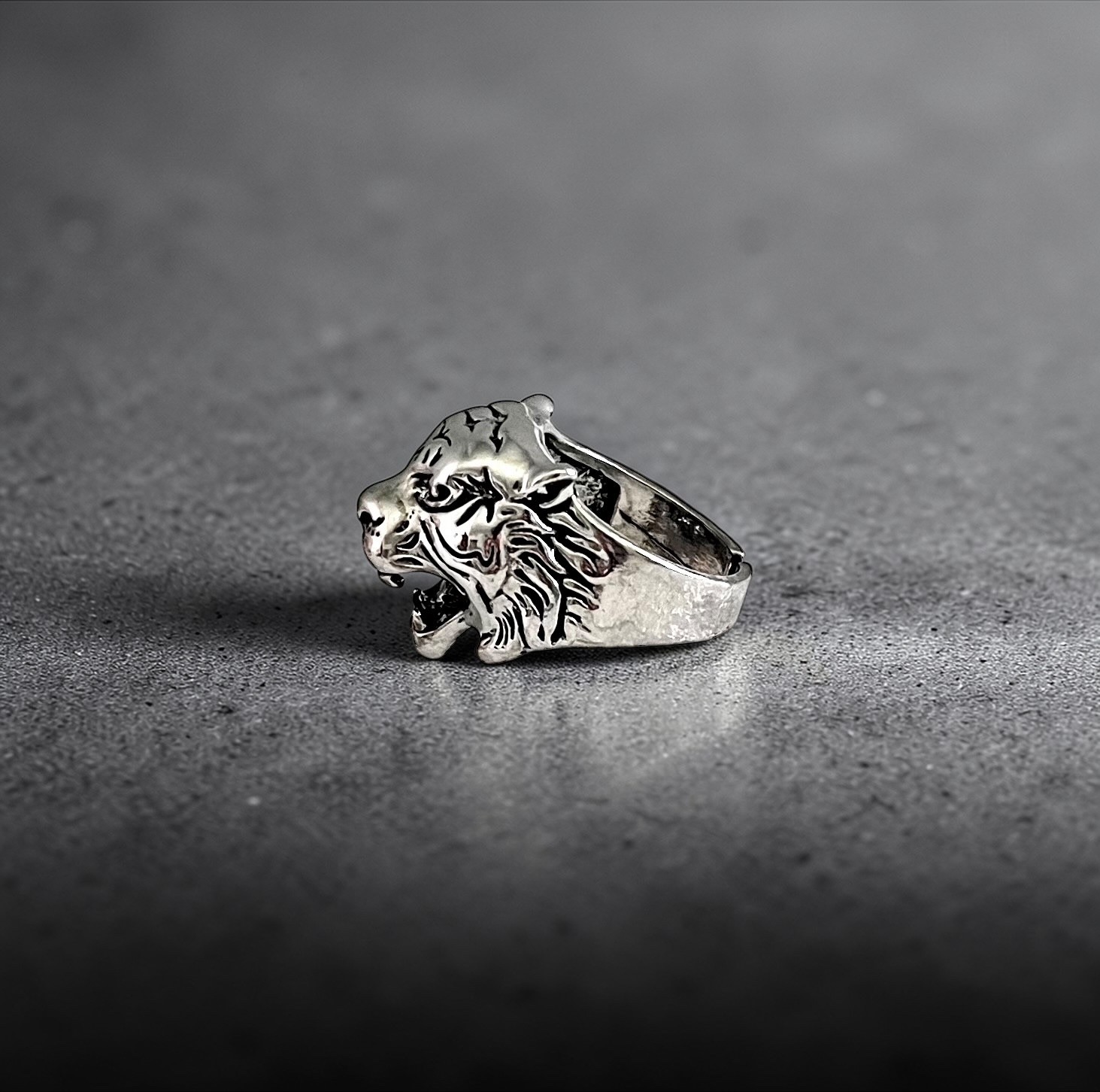 1″ Wide Silver Tone Tiger Head Casual Everyday Statement Unissex Ring Size 8
