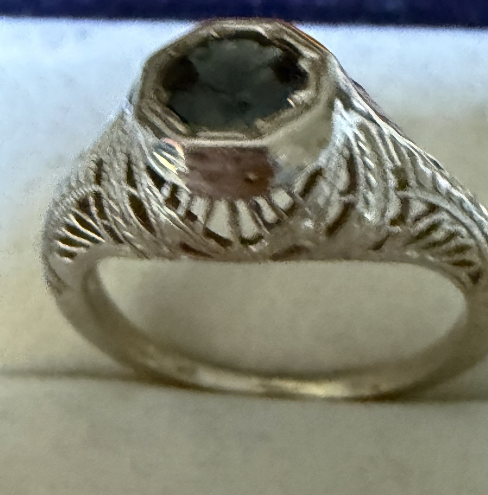 Vintage Art Deco 14k White Gold Blue Sapphire Filigree Ring, 2.64g