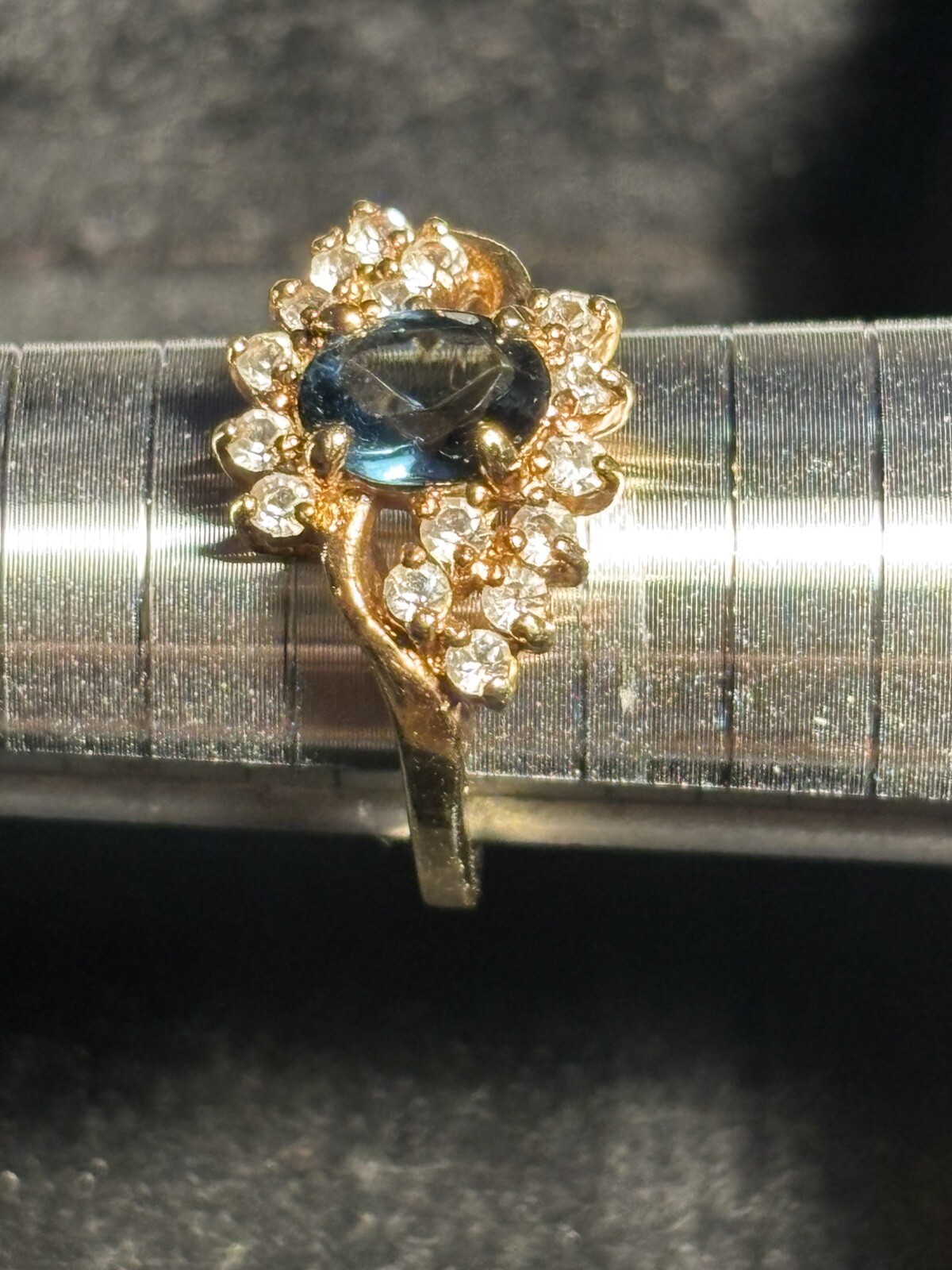 Cocktail Ring Faux Faceted Blue & Clear CZ Stones Elegant Sz 7 Gold Toned