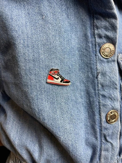 Retro Jordan Sneaker, Jumpman, Air Jordan 1 Metallic Lapel Pin*Cap*Brooches*