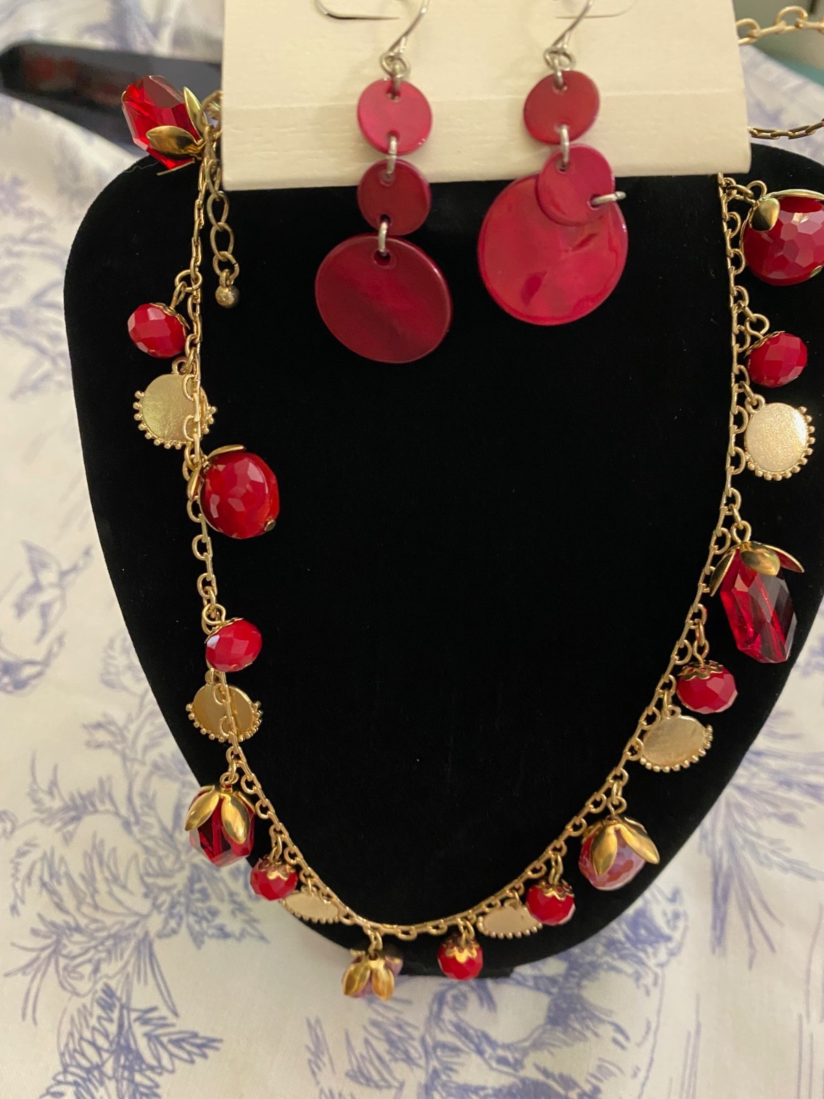 3 necklaces sets for women