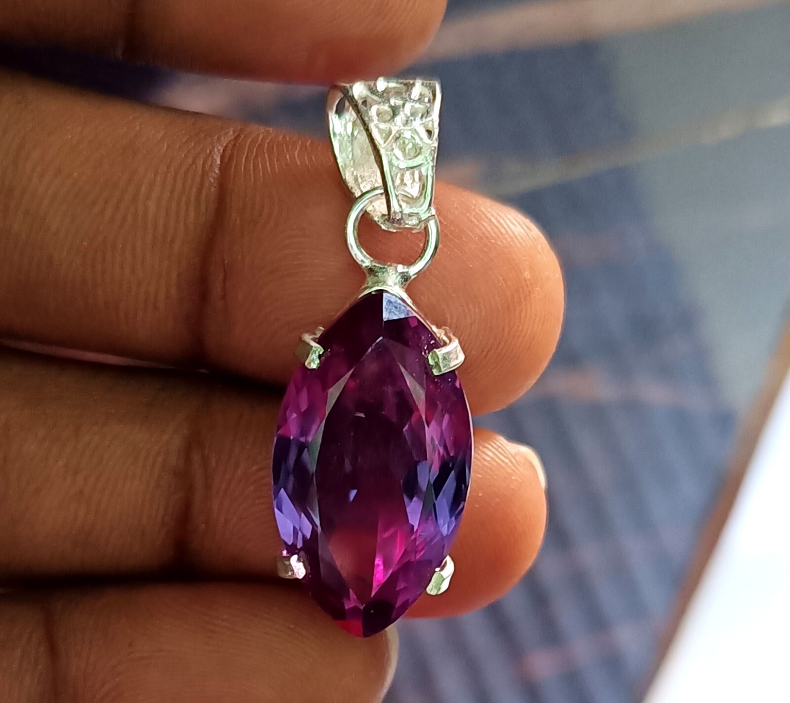 Natural Alexandrite Pendant Bi-Color Gemston,925 Sterling Silver Pendant 38.40Ct