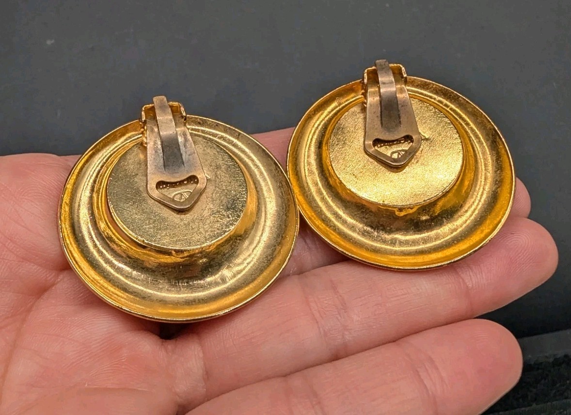 Vintage Signed Valentino Garavani Marbled Runway Bold Gold Tone Clip On Earrings