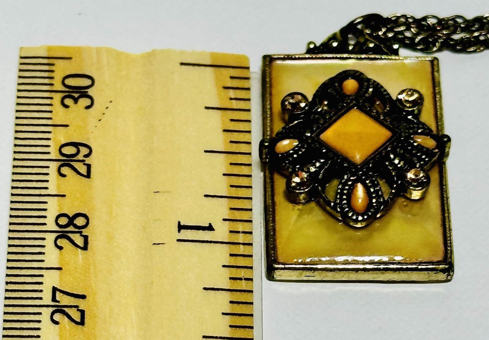 1928 Mother Of Pearl Iridescent Pendant Antique Gold Tone Necklace 17in