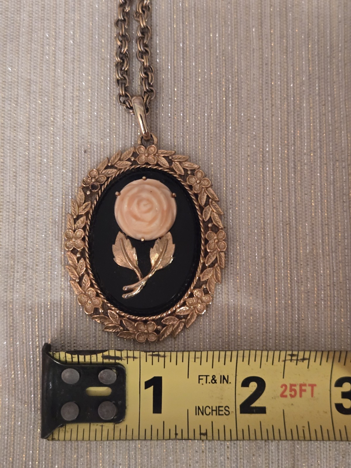 Vintage 1973 Avon “Serena Rose” mirror pendant necklace