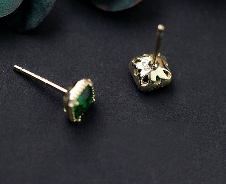 6mm 18K Gold in Sterling Silver Stud Earrings Square Green Cubic Zirconia F23