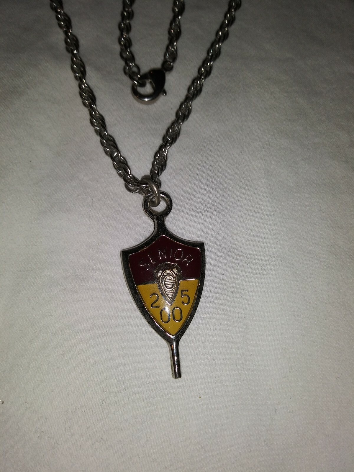 JOSTENS SENIOR 2005 PENDANT NECKLACE