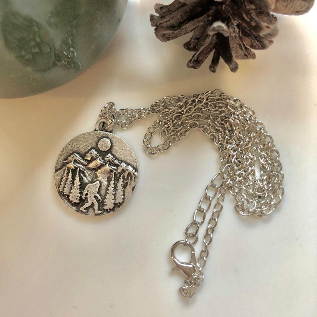 BIGFOOT NECKLACE 20″ Chain Pendant Walking Mountain Outdoor Wilderness Sasquatch