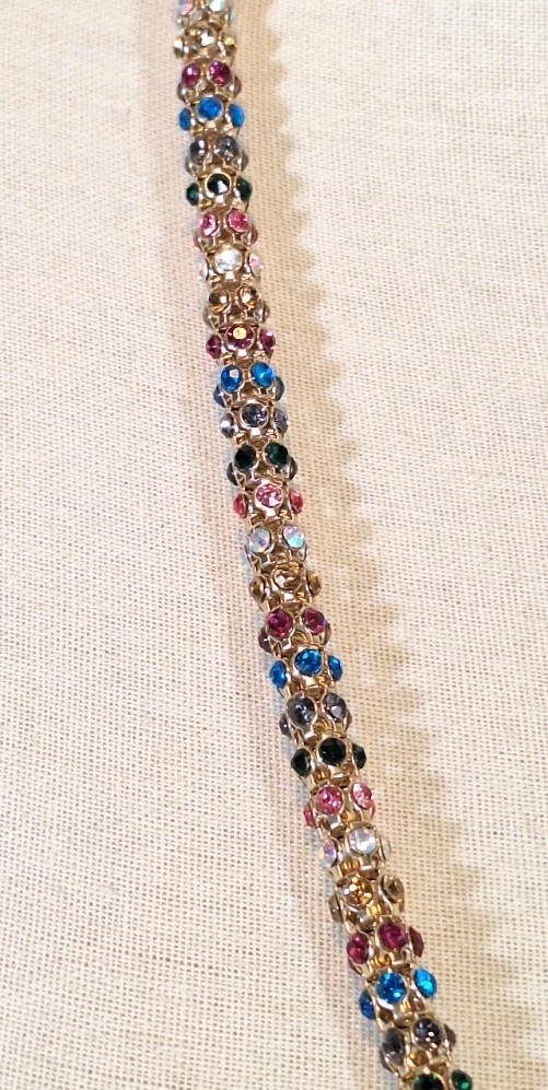 NWOT BETSEY JOHNSON Signed Funfetti Mesh Rainbow Crystals GoldTone Rope Necklace