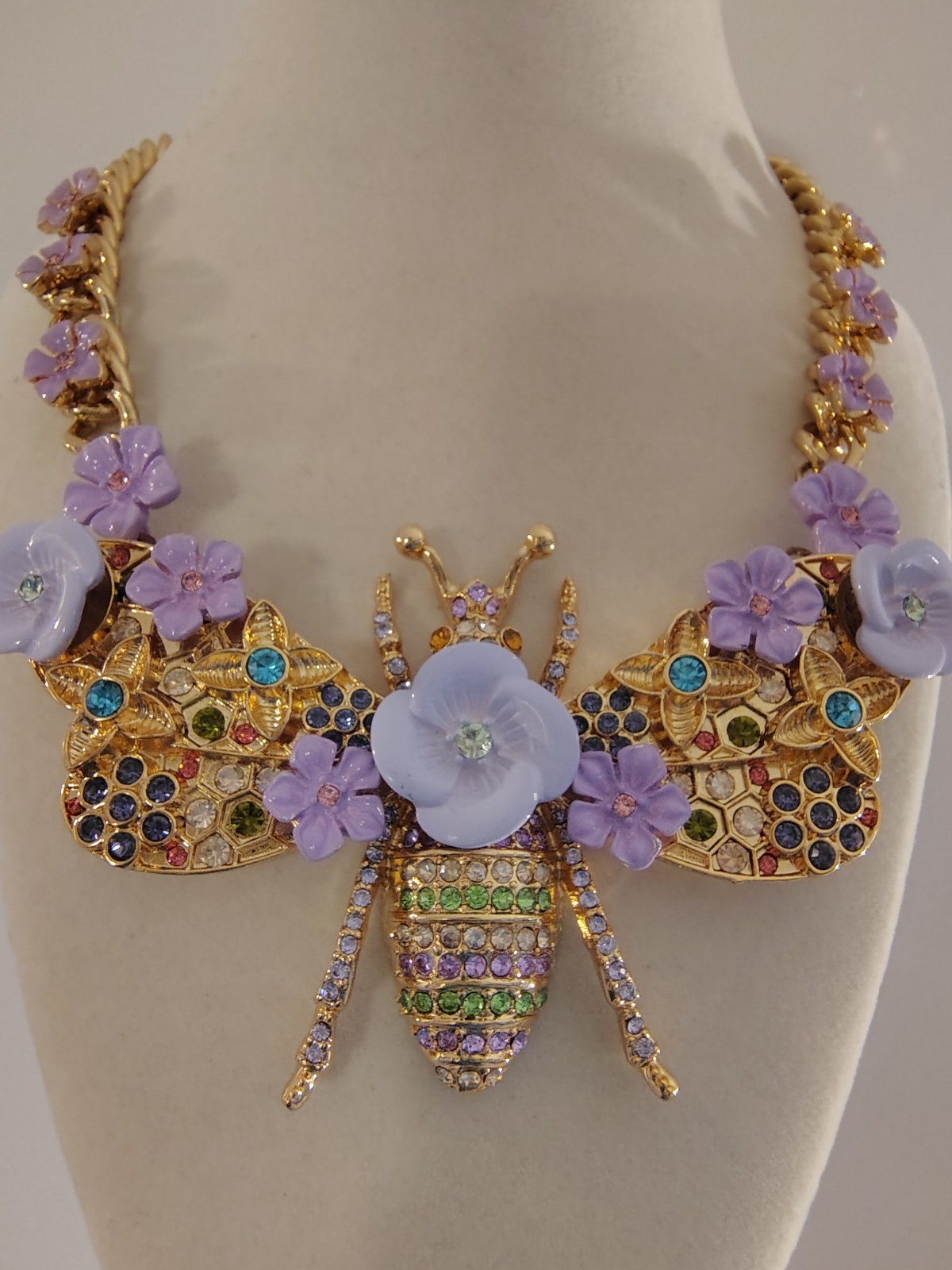 ​Betsey Johnson Flower Show Bee Statement Necklace Purple Lavender Rhinestone