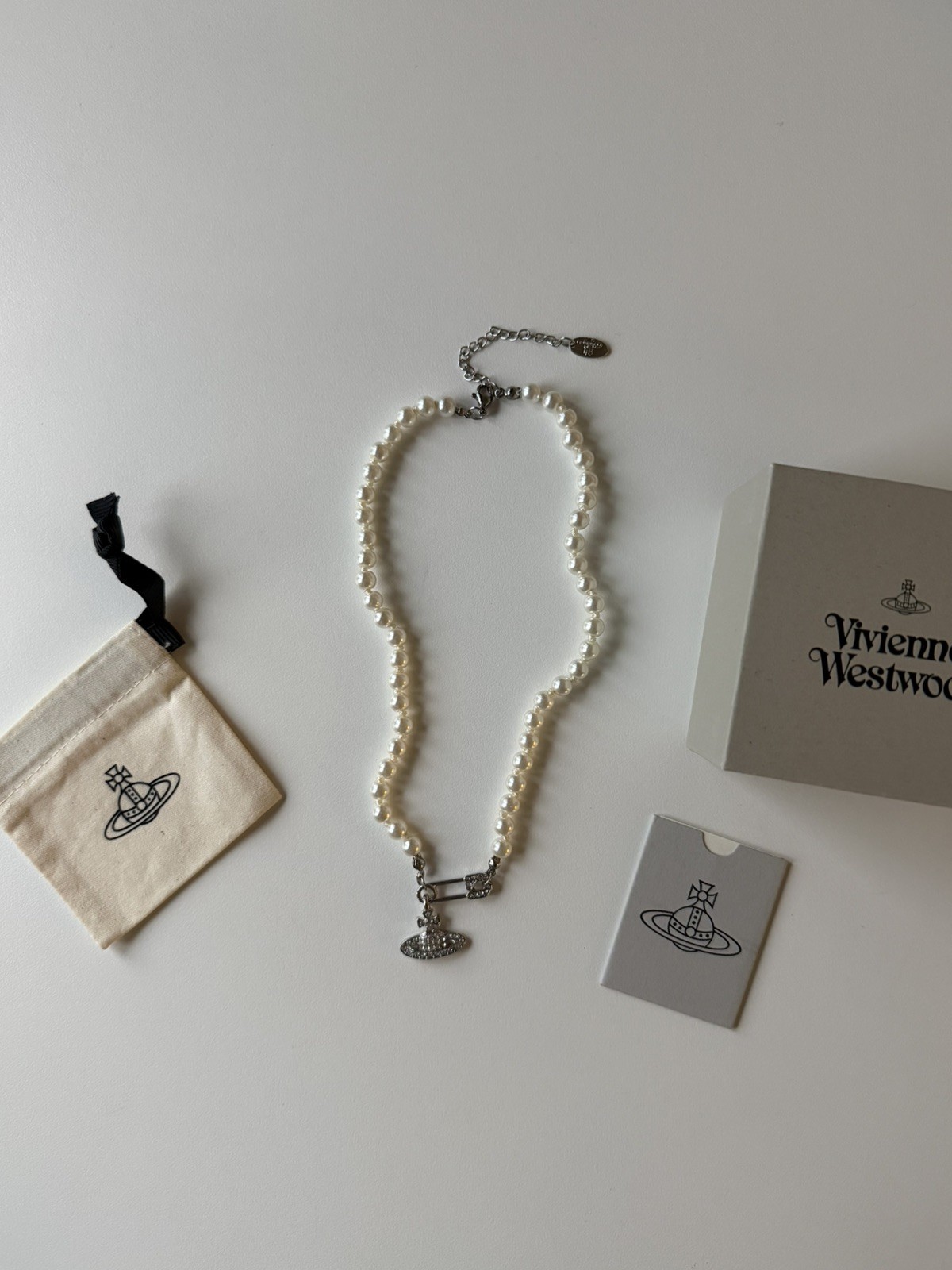 VW Lucrece Pearl Necklace – Silver