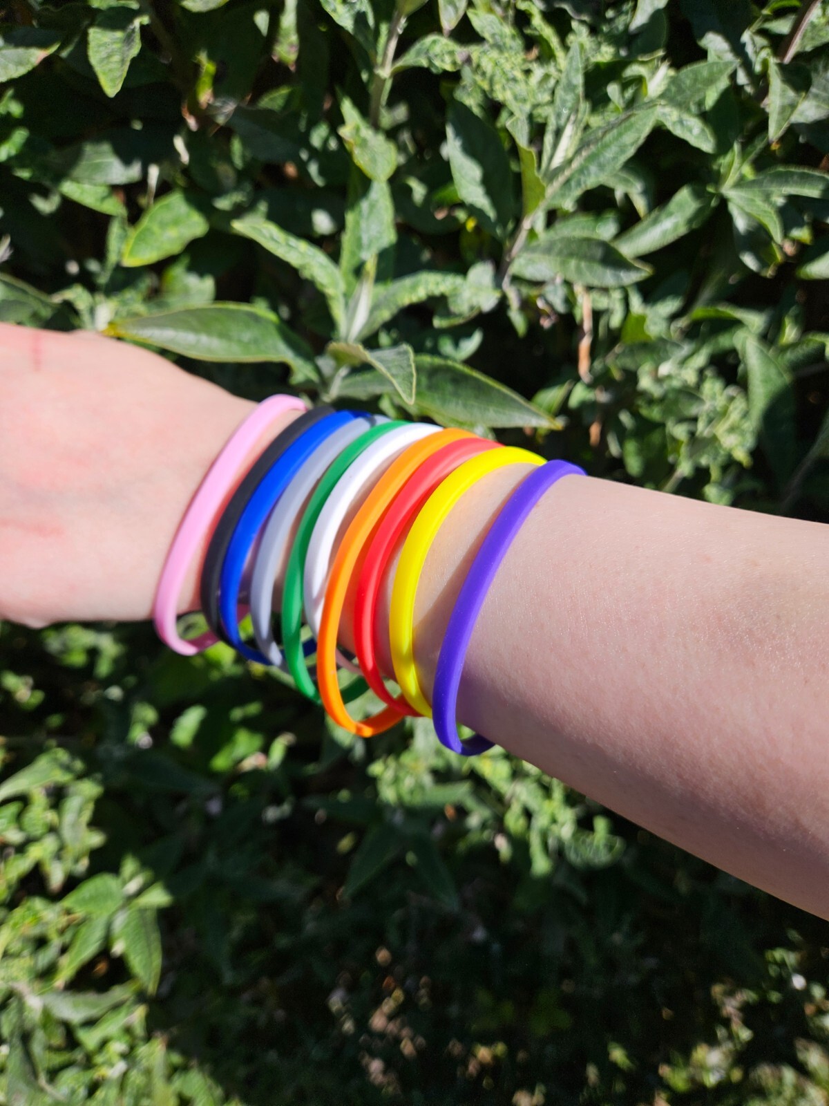 8x Unisex Slim Fashion Silicone Rubber Bands Bracelets Mixed Colours UK Seller