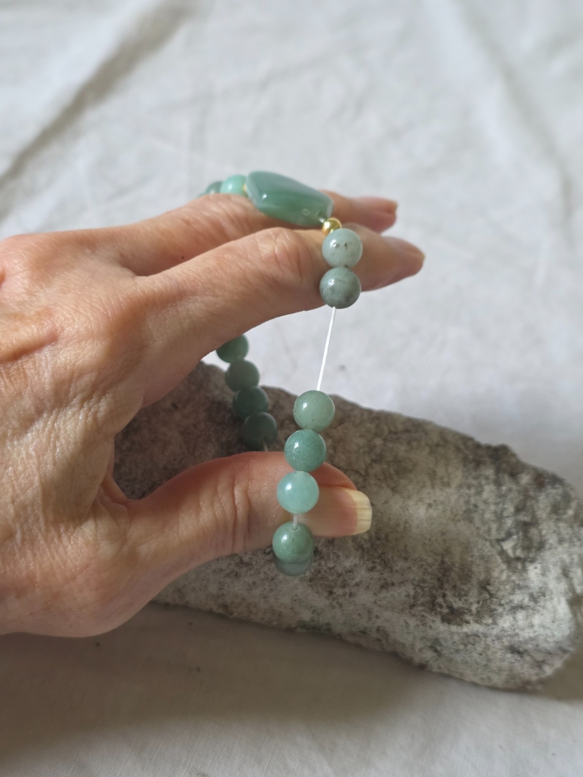 NWOT! Pretty Bracelet with Round Turquoise and Gold Colored Beads
