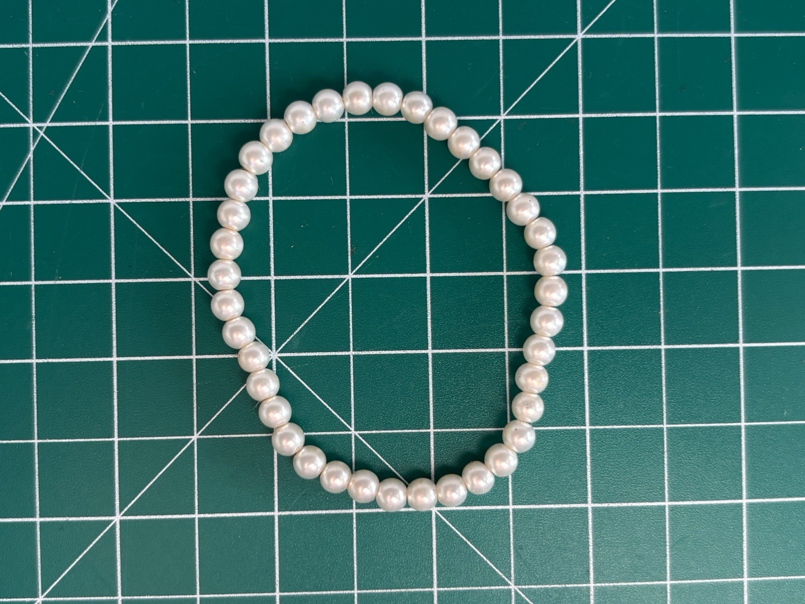 White Imitation Pearl Round Beaded Stretch Bracelet, White Round Main Stone