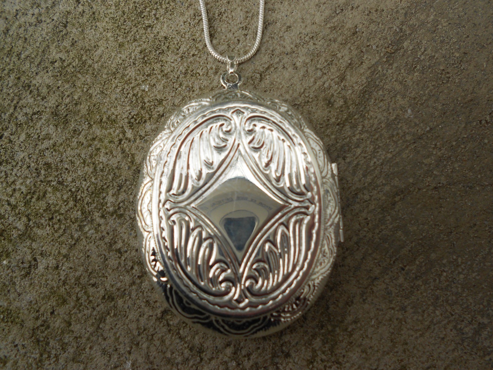 JESUS CAMEO LOCKET NECKLACE – CROWN OF THORNS – CHRISTMAS, EASTER, GIFT