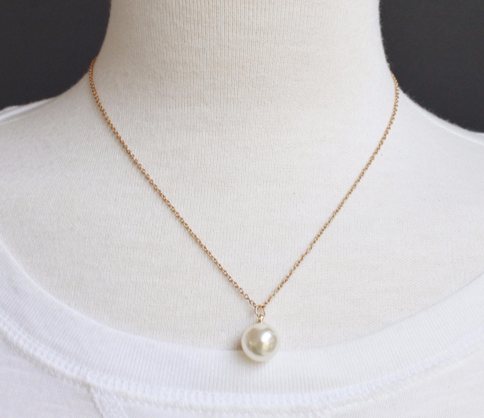Gold faux pearl necklace pendant 17″ long chain 11 mm white faux pearl bead