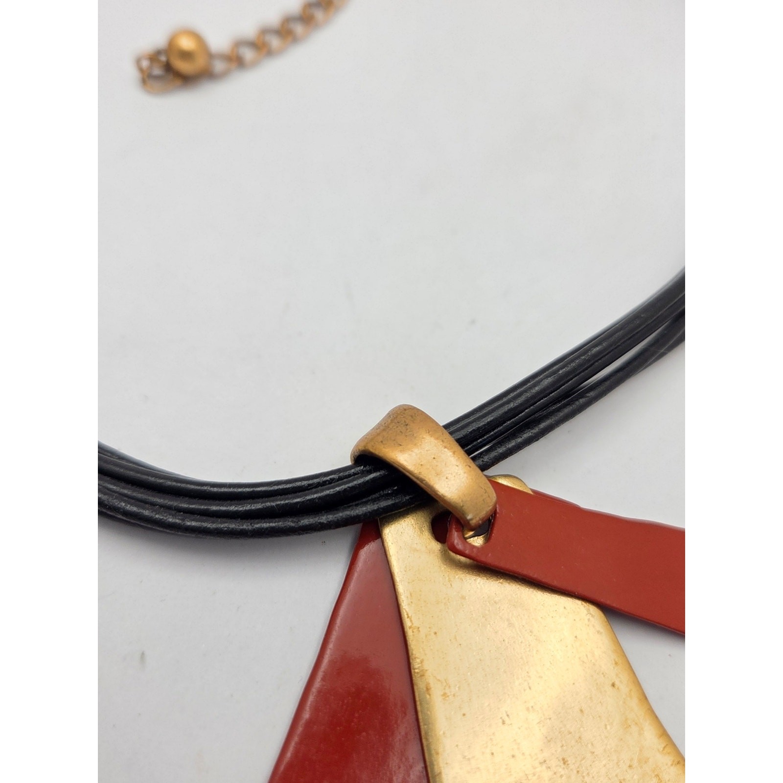 Chico’s Mid-Century Modern Style Resin & Brass Pendant Necklace Multi-Strand Cor