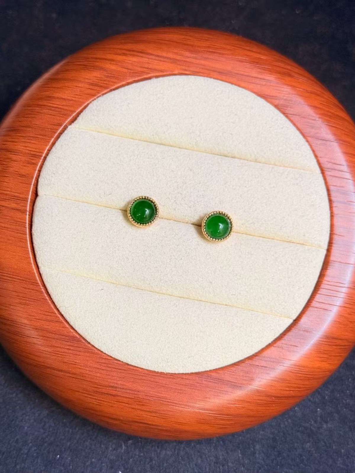 Nice Natural imperal green jadeite stud earring