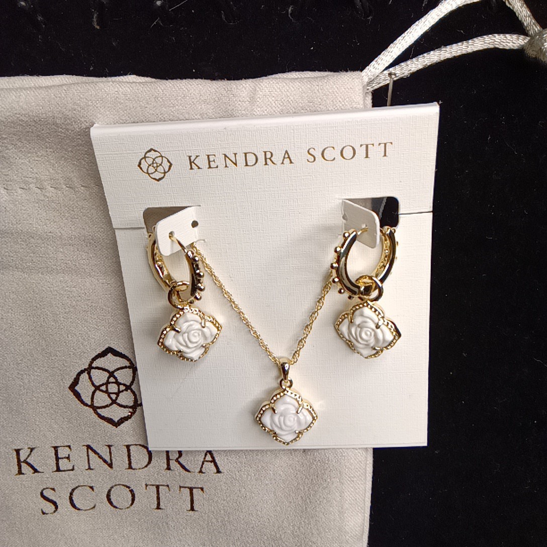 Kendra Scott Mallory Rose Huggie Hoop Earrings & Matching Necklace – Gold / Whit