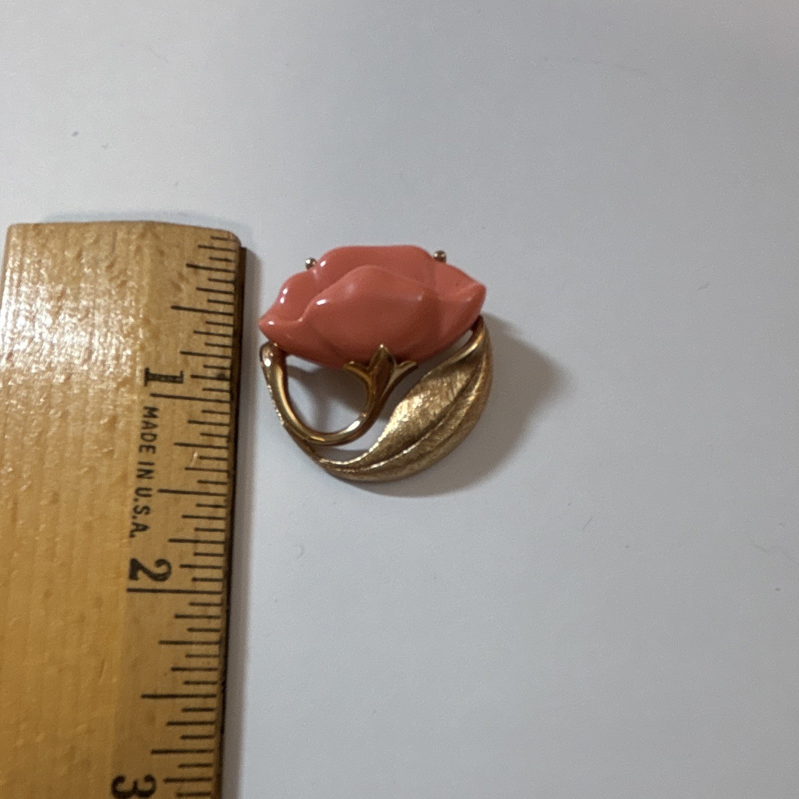 Gold Tone Metal Flower Brooch Pin w/ Pink Rose, 1 in, Flowers & Plants Theme