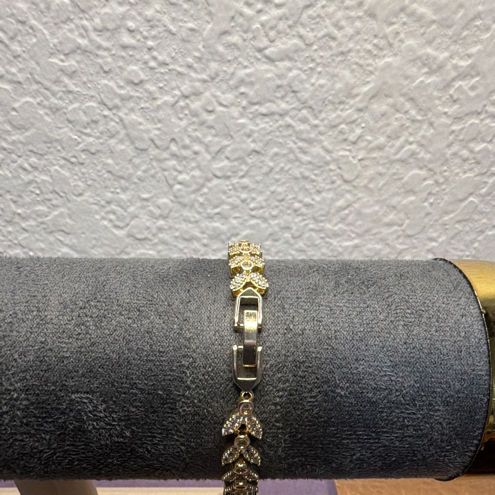 Gold-Tone Tennis Link Chain Bracelet Multicolor Oval Crystal Stones Box Clasp