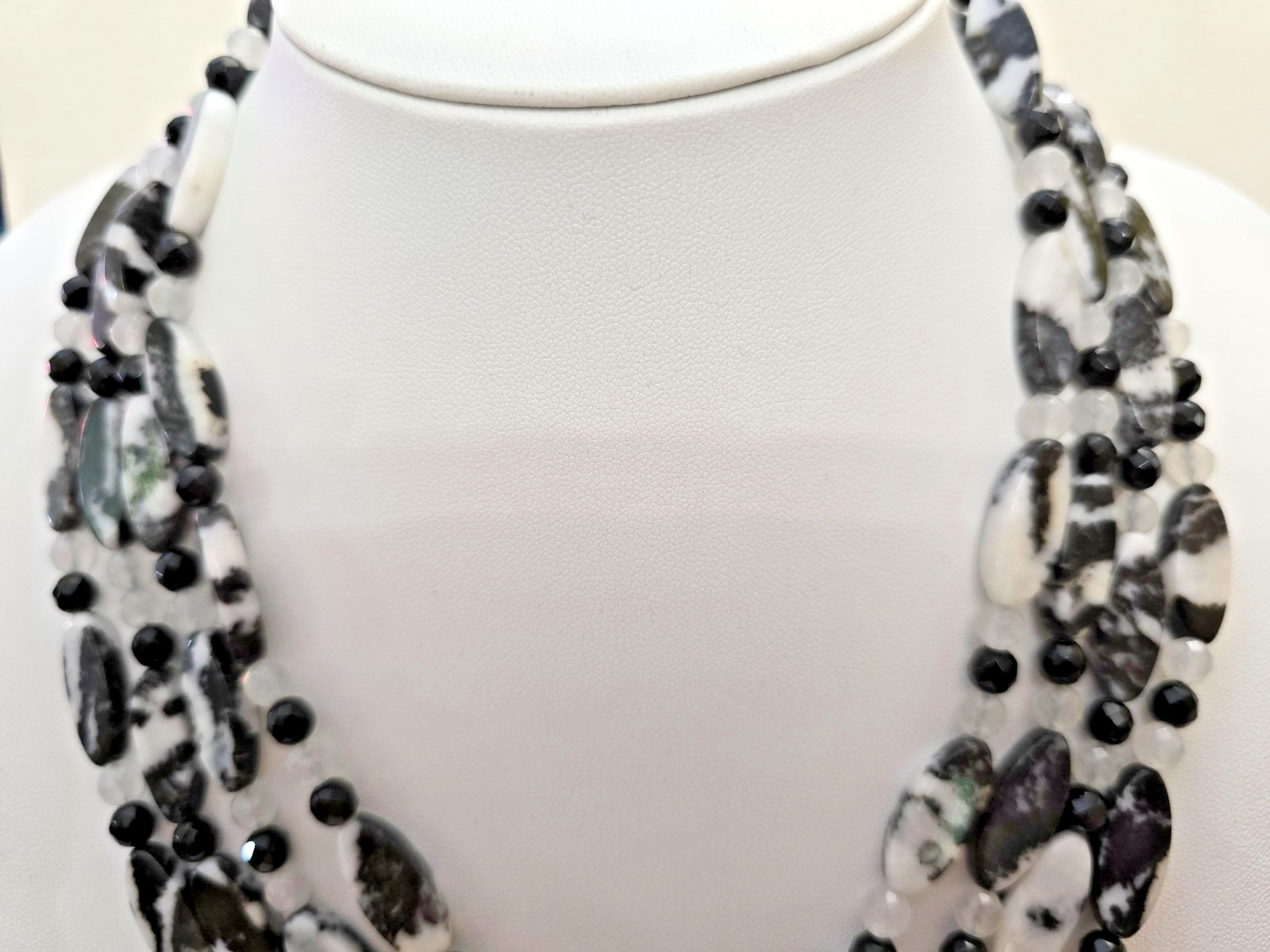 LOLA ROSE FOUR STRAND MONO QUARTZ & ZEBRA JASPER GEMSTONE NECKLACE 19″ – NWOT