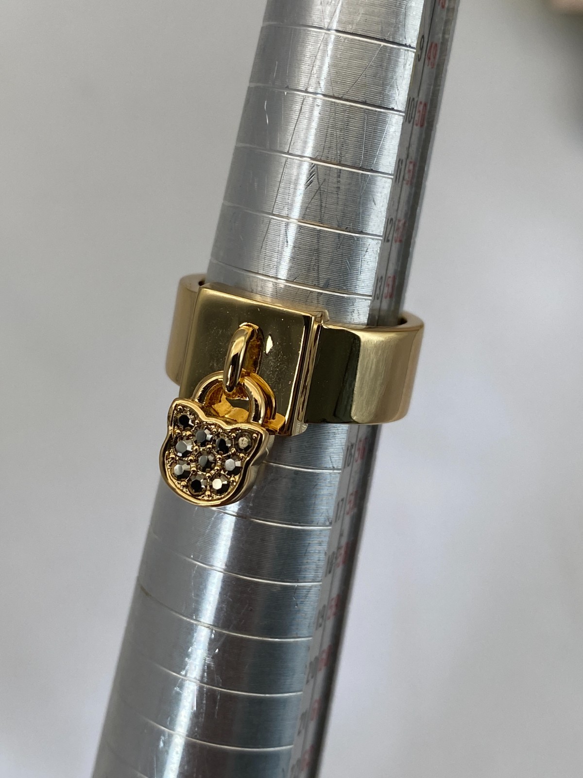 Karl Lagerfeld Choupette Lock Ring with Crystal from Swarovski – size medium