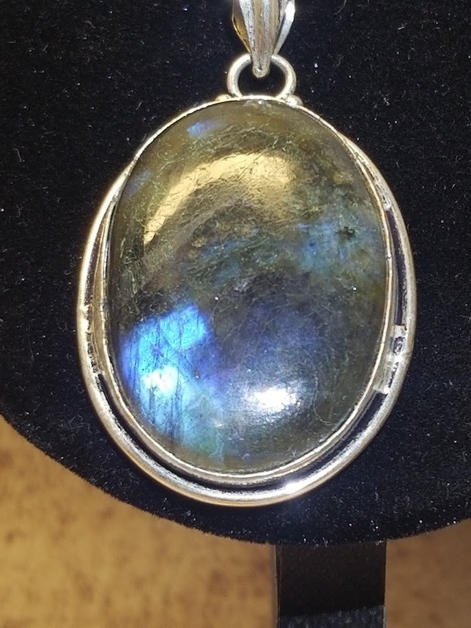 Large Oval Labradorite Gemstone Flashy/Fiery/Blue Fire Stone Necklace Pendant