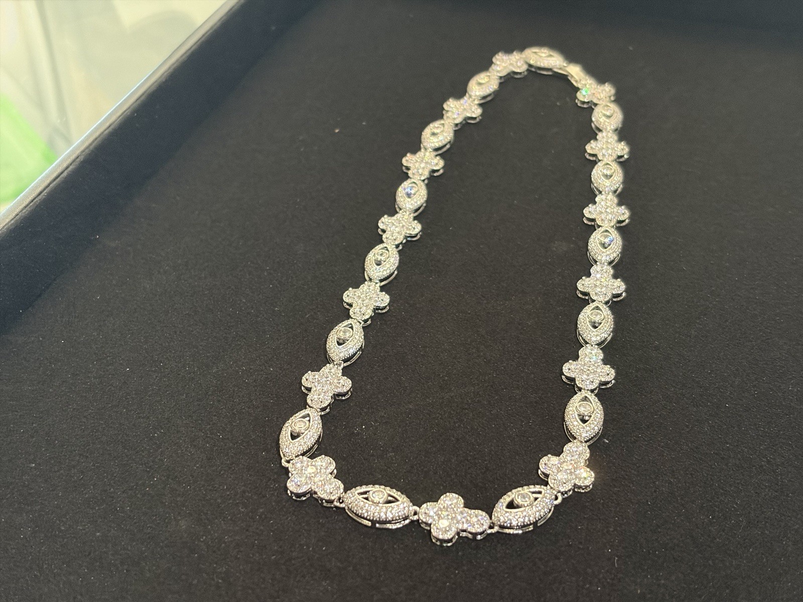 Silver Tone Cle Floral Link Chain Necklac 925 SILVER VVS MOISSANITE 22 INCH