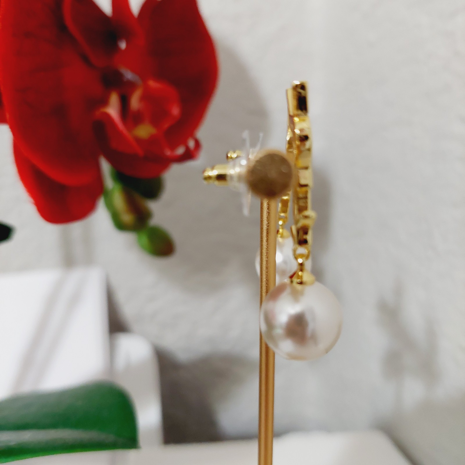 Auth. YVES SAINT LAURENT YSL Stud LOGO Drop Pearl EARRINGS Gold Tone