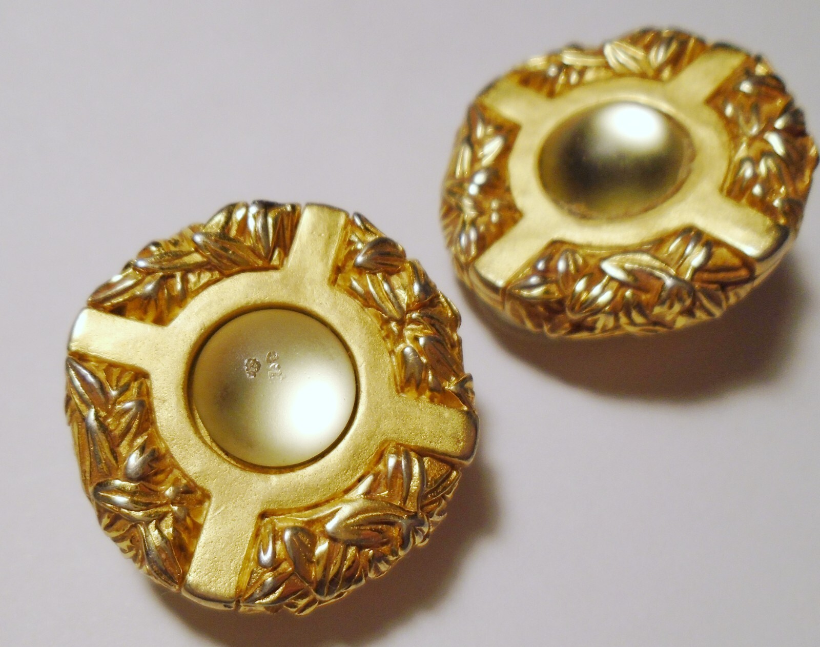 VINTAGE KARL LAGERFELD Moonstone ROUND 1″ BUTTON EARRINGS Leaf GOLD CLIPS