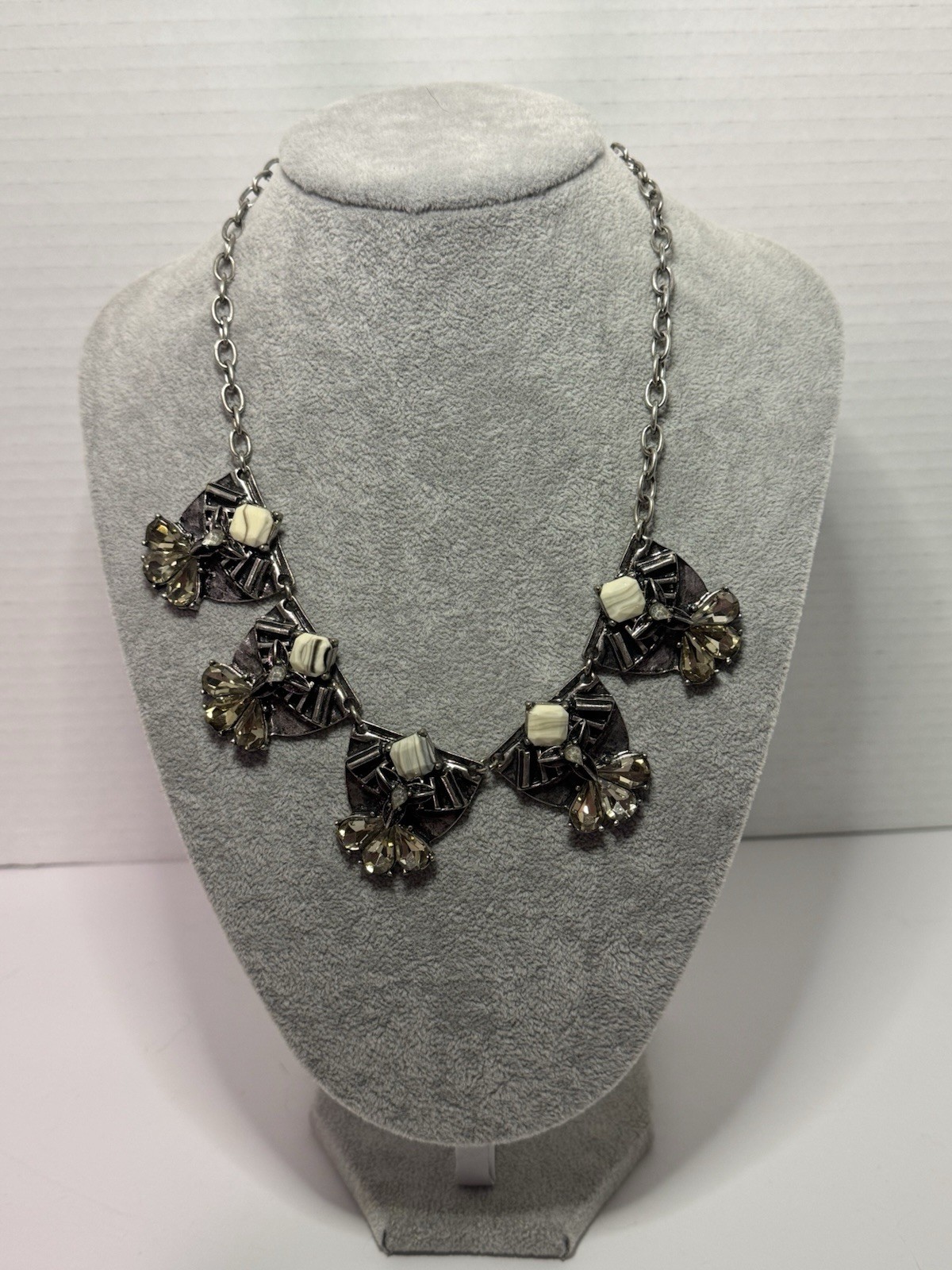 Beautiful Statement Necklace Great Quality. Perfect For Any Occasion