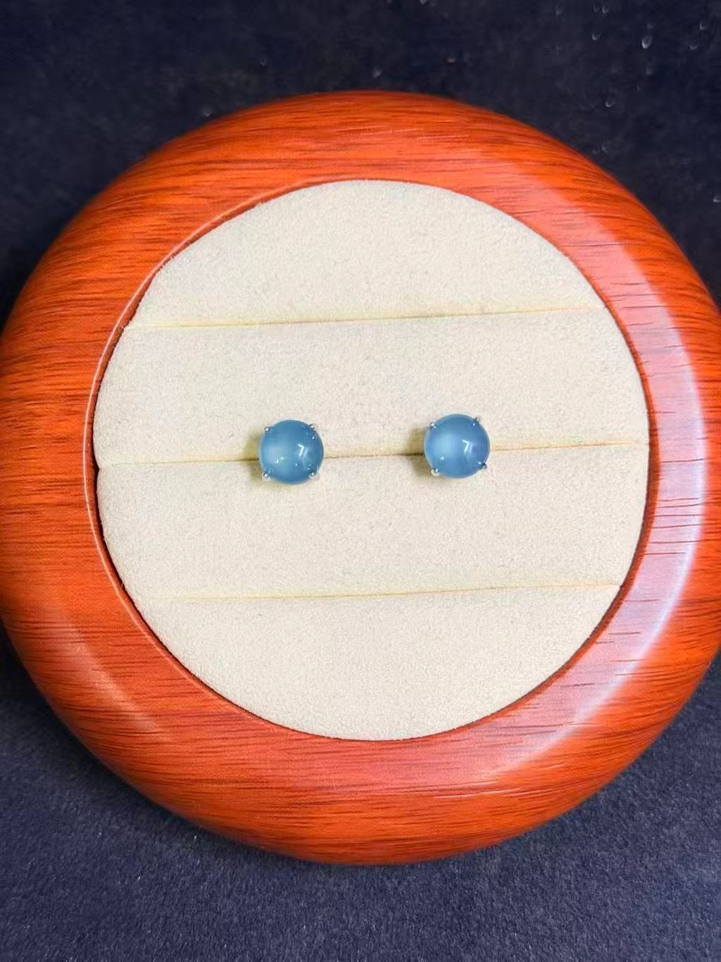 Nice Natural sky blue jadeite stud earring