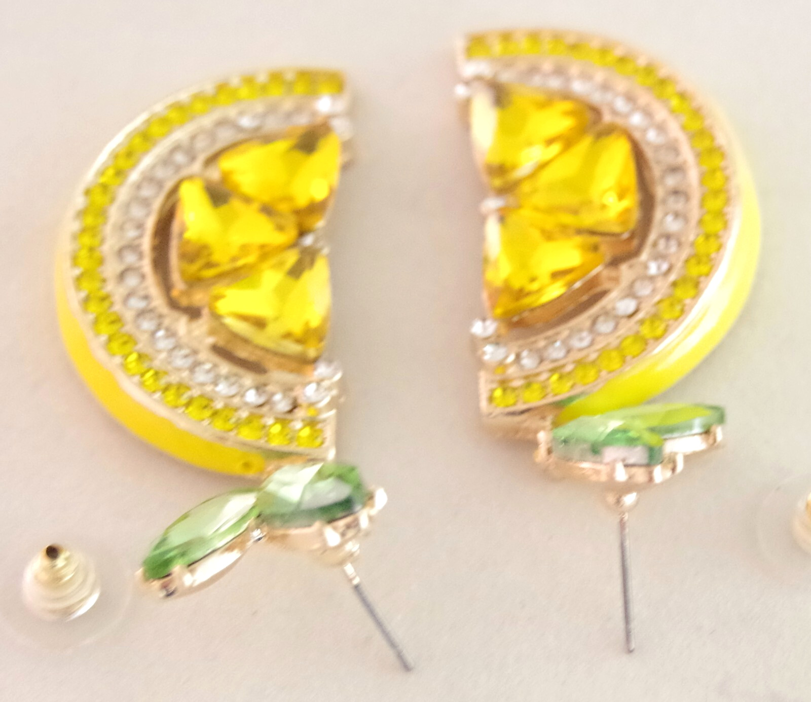 2.25″ BETSEY JOHNSON LEMON SLICE FRUIT CRYSTAL RHINESTONE DROP DANGLE EARRINGS