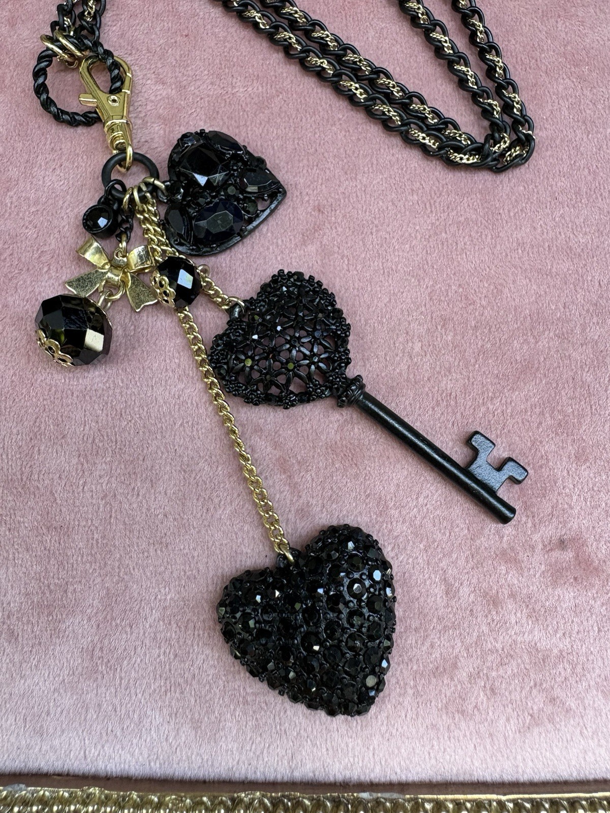 Betsey Johnson Black Matte Heart Key Crystal Jewel Daisy Gold Charm Necklace