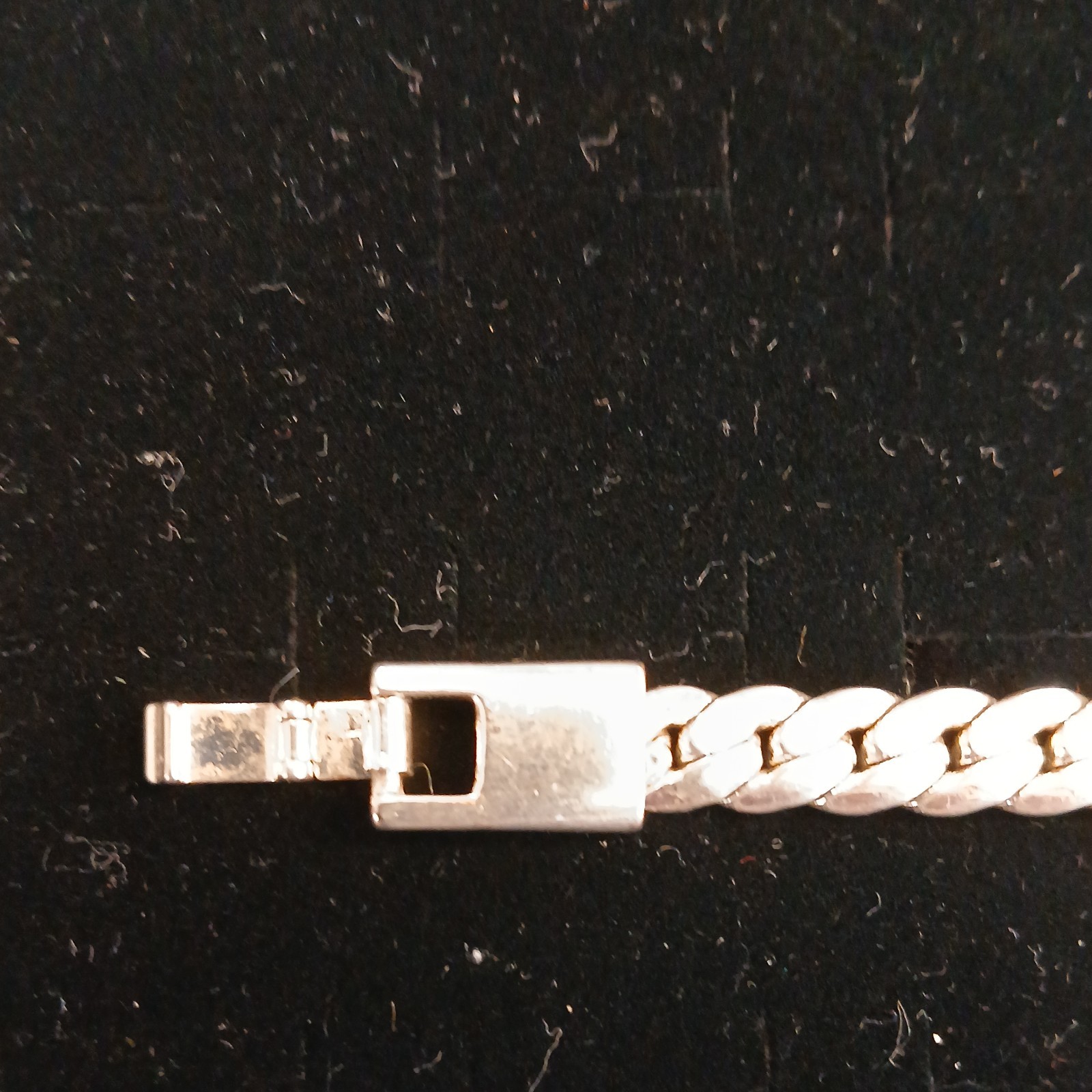 Silver Cuban Stile Brazalet Whit Rodium Plate.