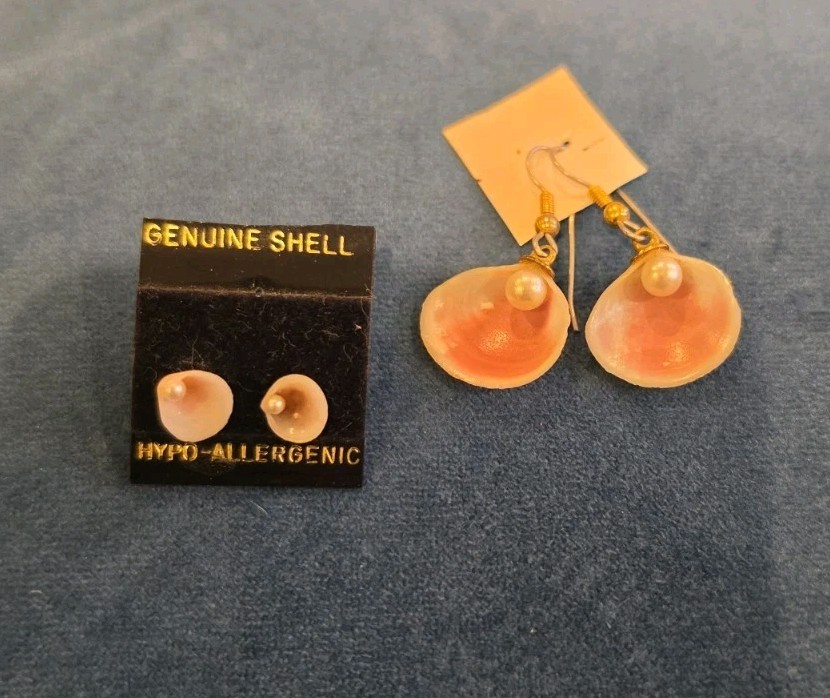 Vintage Natural Sea Shell Earrings Lot 2 Pairs Boho Coastal Dangle Stud Pearl