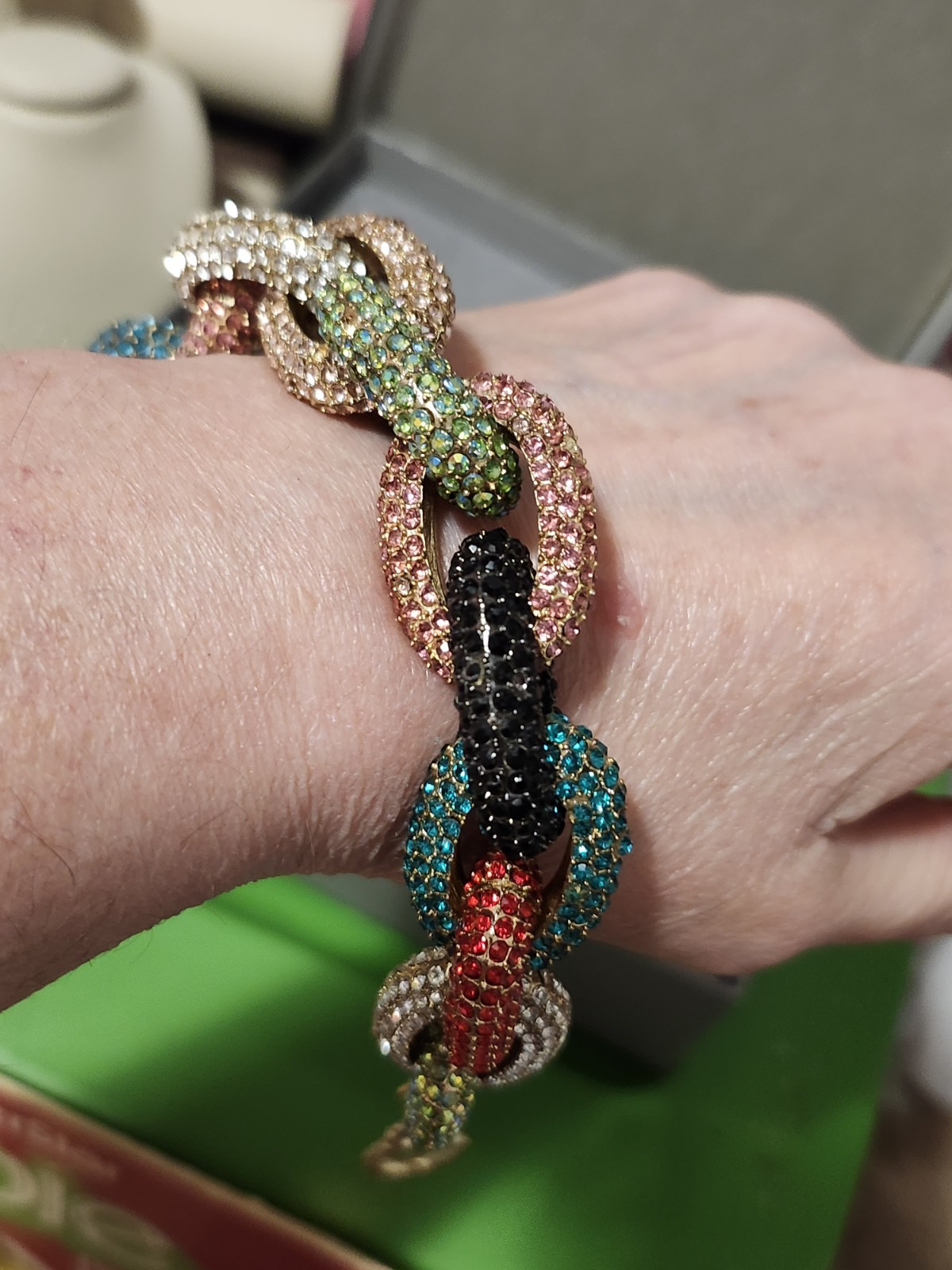 Fashion Statement Bracelet 8″-9″ Multicolor Pave Crystal Chunky Bold Chain Link