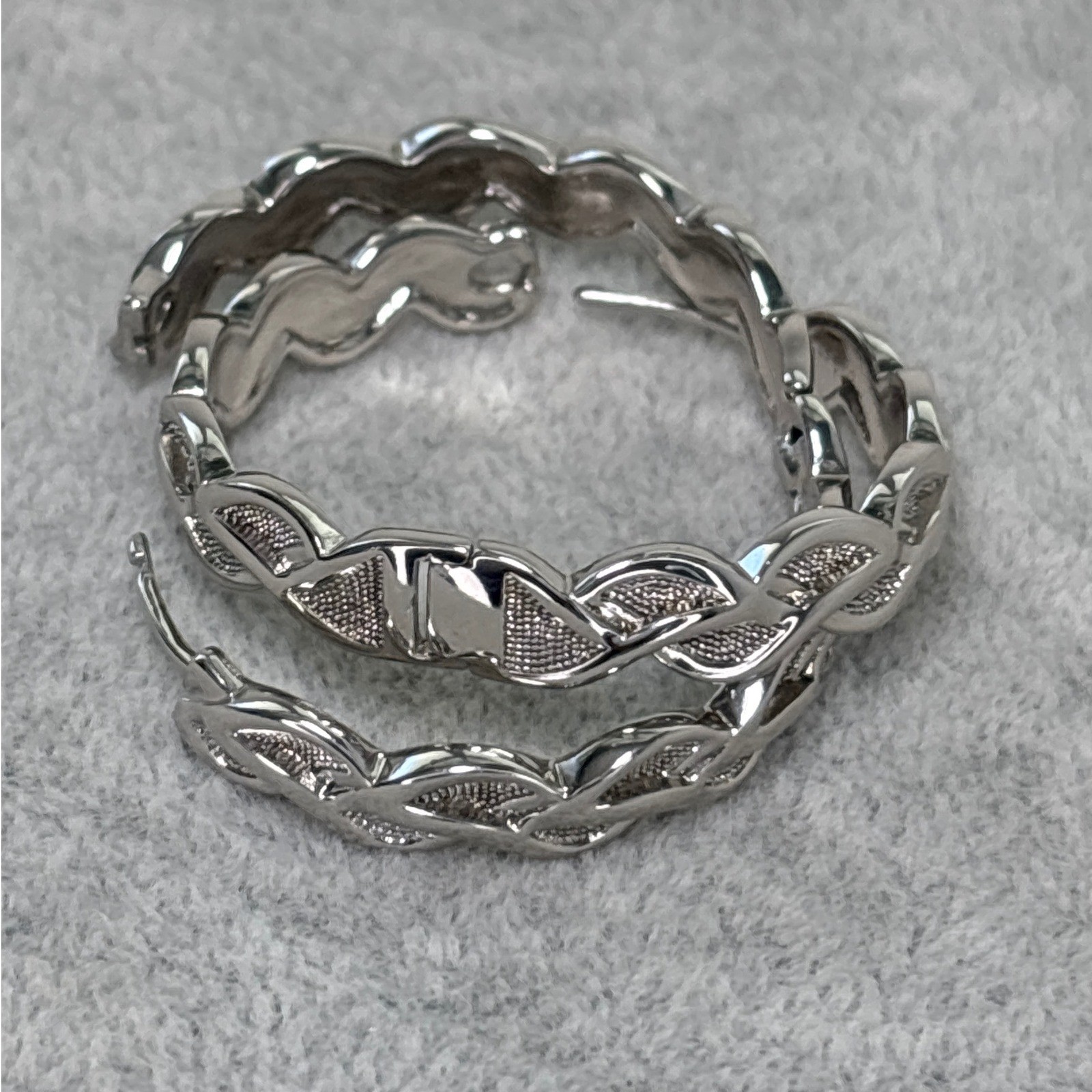 Hoop Earrings Silver Tone Metal Snap Closure Braided Textured Style New