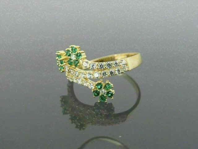 1.50Ct Round Simulated Green Emerald Engagement Ring In 14K Yellow Gold Plated