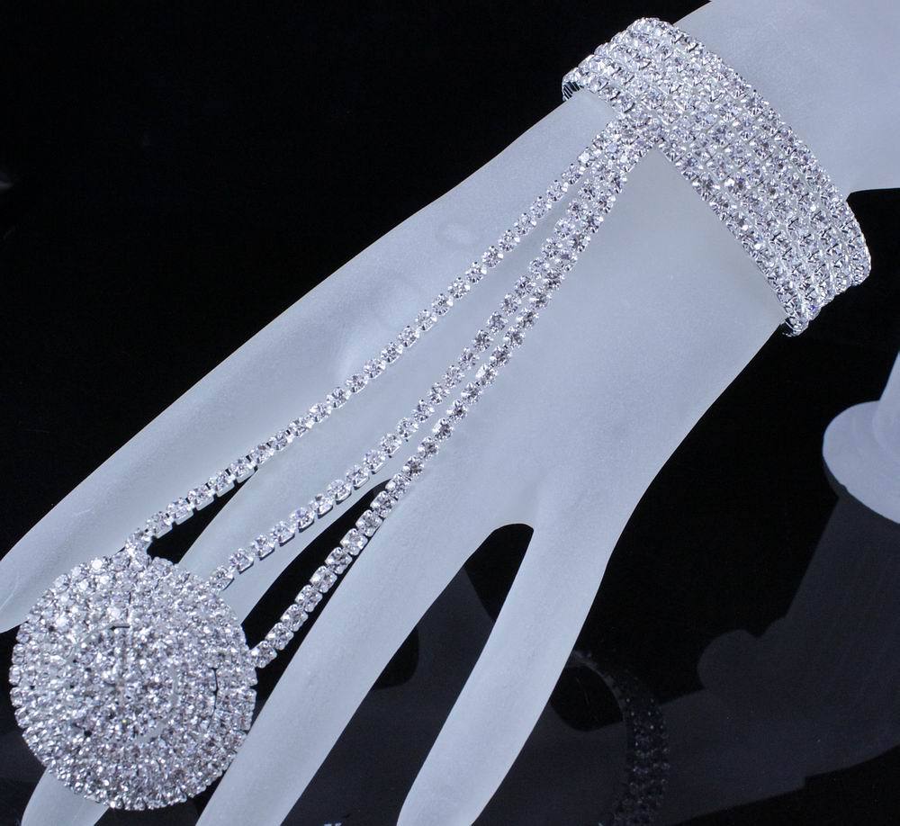 DESIGNER AUSTRIAN RHINESTONE SLAVE GLOVE BRACELET WITH RING BANGLE B11984 SILVER