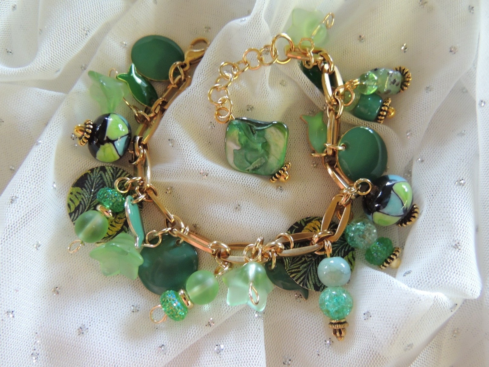 JUNGLE PARADISE DANGLING CHARM BRACELET