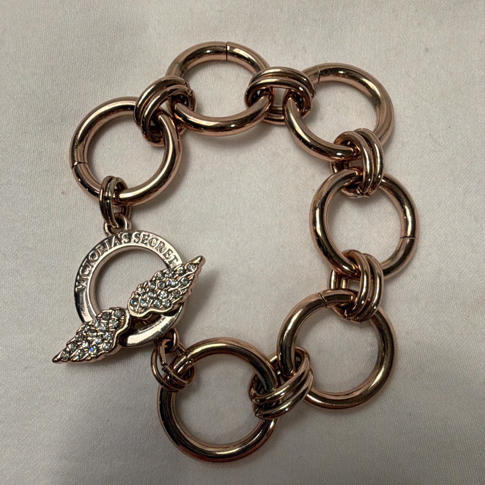 Victoria’s Secret Rose Gold Tone Round Link Toggle Bracelet w/Pavé Crystal Charm
