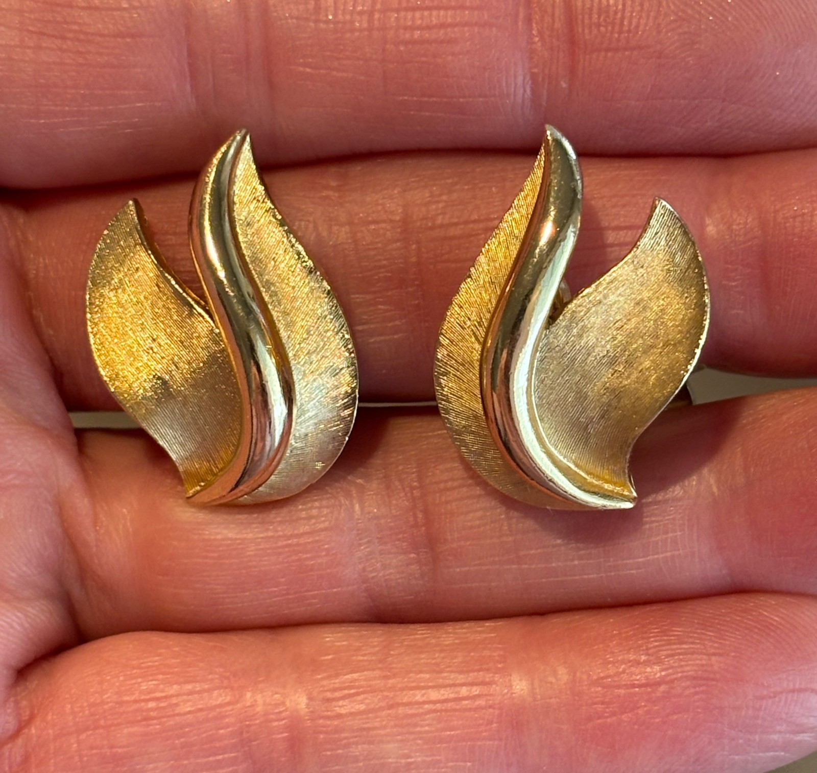 Vintage Trifari Branded Gold-Toned Clip-on Earrings