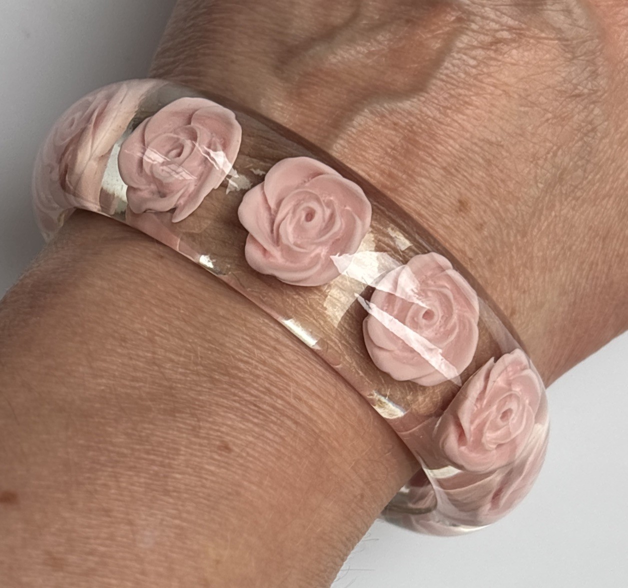 Vintage Lucite Clear Bangle Plastic Resin Pink Embedded Roses