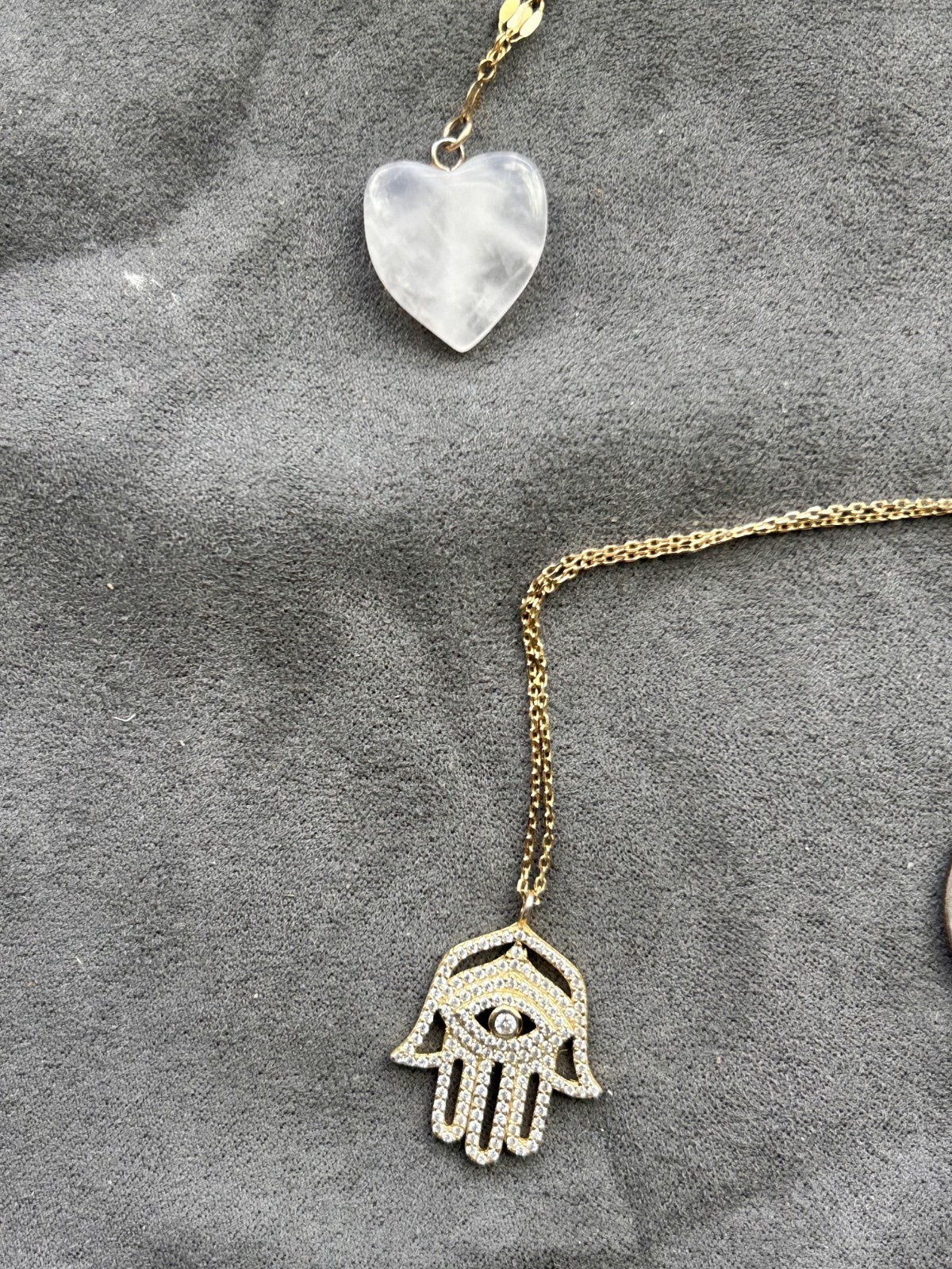 Lot of 2 fashion necklaces rose quartz and Hamsa