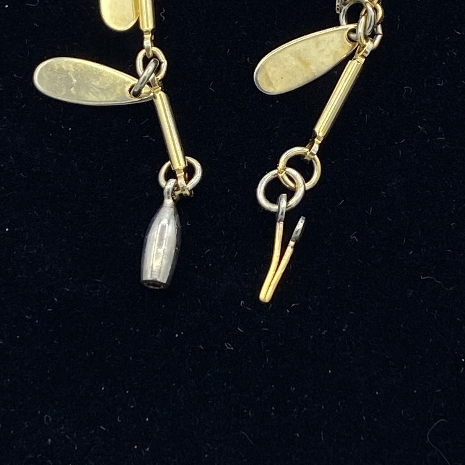 Costume Jewelry Gold Tone Small Oval Charms Long Chain Necklace Preowned No Mark