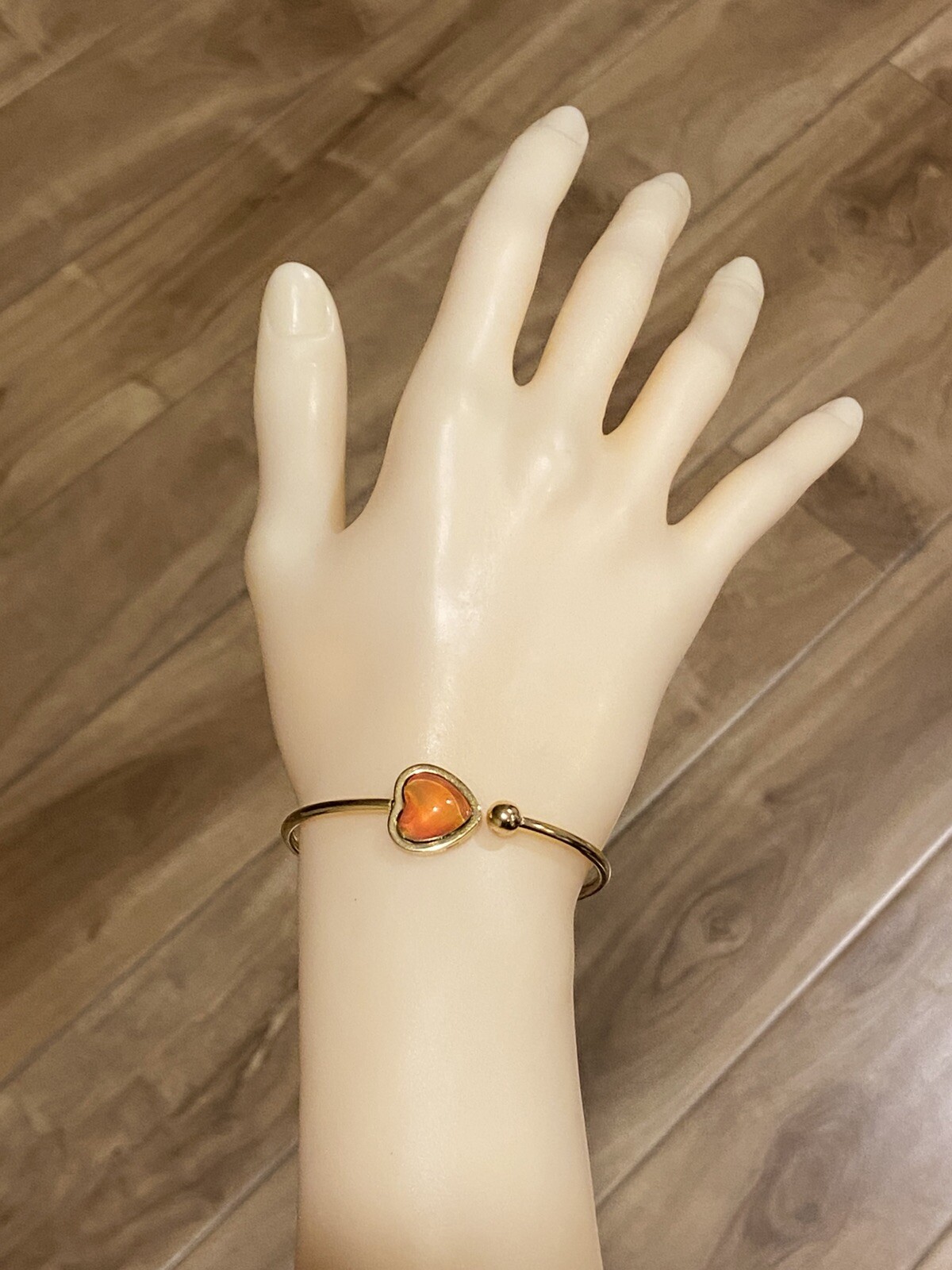 Heart Shape Mood Color Changing Love Bracelet- Stainless Steel Gold Tone